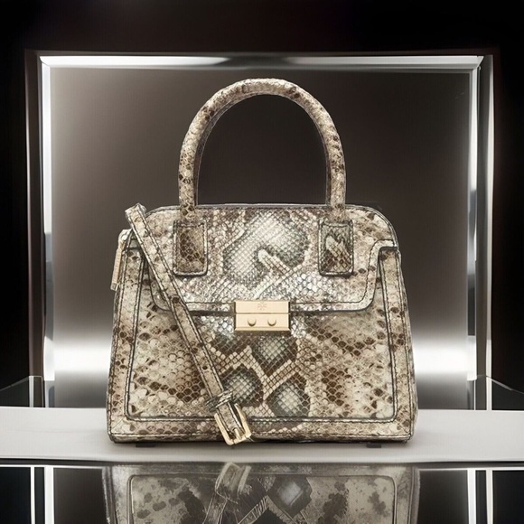 Tory Burch - Picture 1 of 15